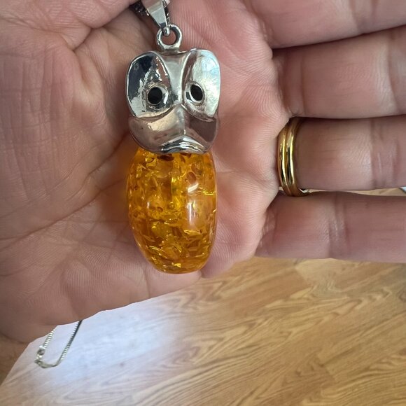 Vtg 18K GP Duck Pendant Necklace with Pressed Baltic Amber Drop - Unique Animal - Picture 5 of 13